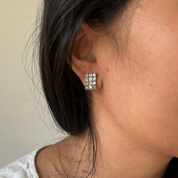 sparkly vtg 80s unmarked glam rhinestone rectangle pierced earrings small stud - Picture 3 of 7